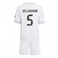 Otroški Nogometni dresi Real Madrid Jude Bellingham #5 Domači 2025-26 Kratek Rokav (+ Kratke hlače)